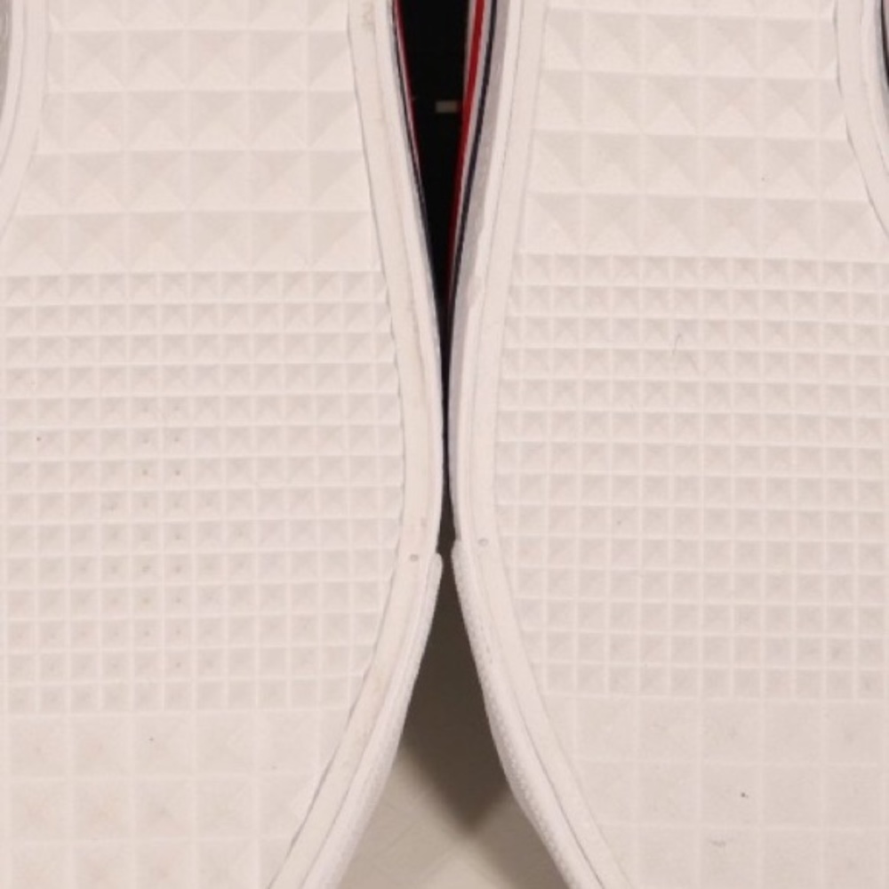 Tommy Hilfiger Oryana Sneaker  9.5 - Picture 4 of 4